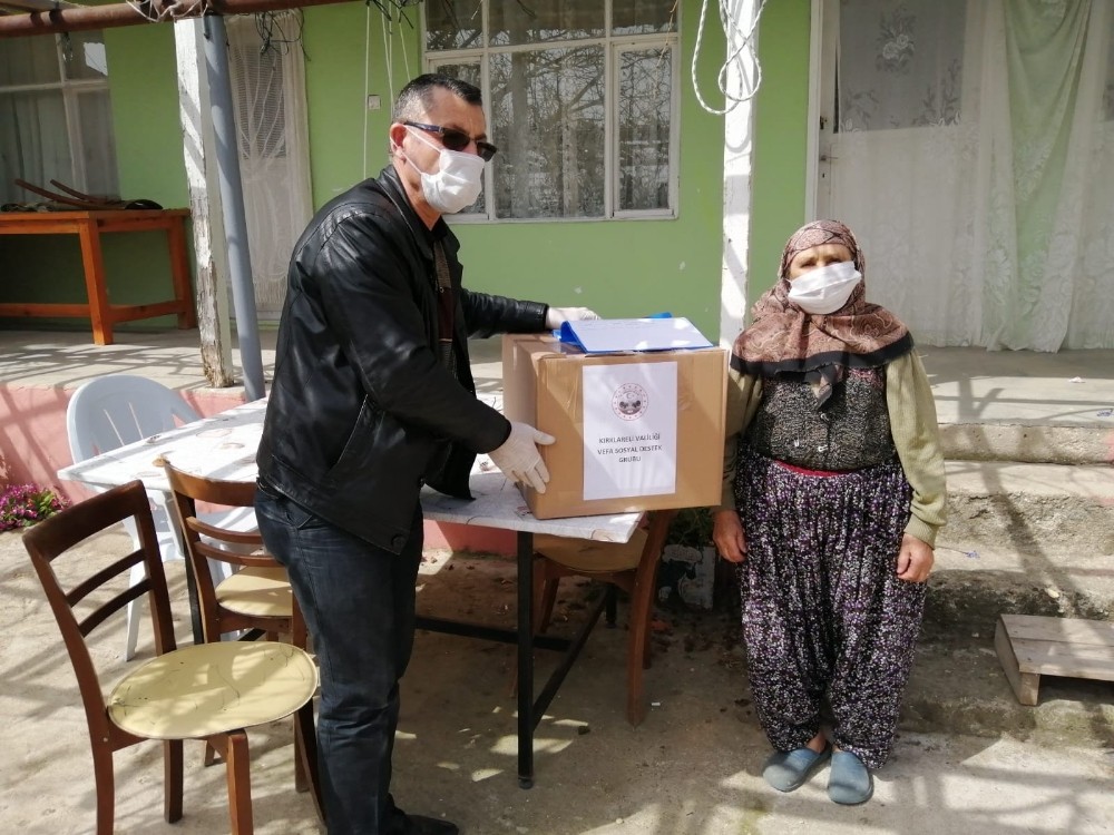 STK’ların yardımları 65 yaş üstü ihtiyaç sahiplerine teslim edildi 