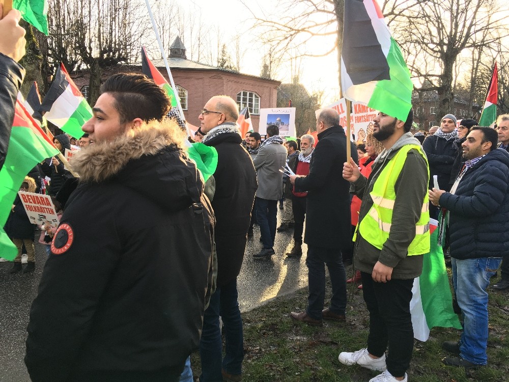 Stockholm’de binlerce kişi ABD ve İsrail karşıtı gösteri düzenledi 