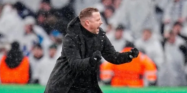 Şu adamı da konuşturdunuz ya helal olsun size ne diyelim! Bizleri alacaklardı ama.. Kahraman ilan etti kendini...