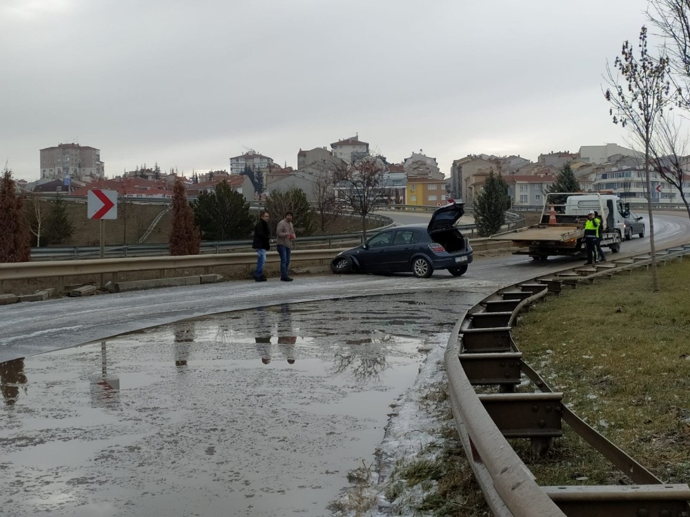 Su birikintisi ve buzlanma kazaya sebep oldu 
