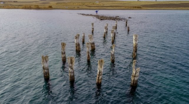 Su çekildi, Van Gölü’nde Osmanlı iskelesi çıktı