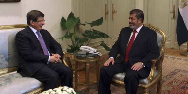 Şu cümleleri 6'lı masada kursana Davutoğlu! Bak gör ne oluyor sonra!