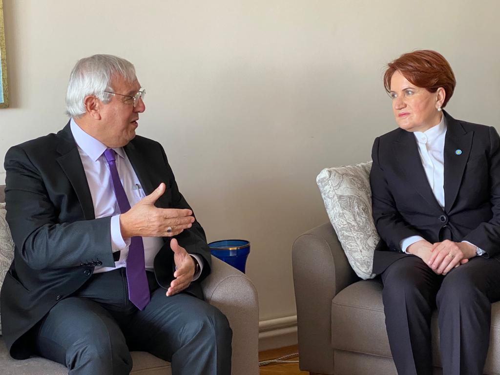 Şu edepsizin kulağını çek Meral Akşener! Böyle skandal görülmedi