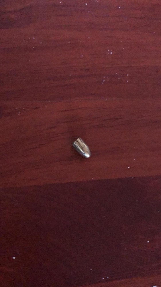 Su içmek için mutfağa gitti, maganda kurşunundan kıl payı kurtuldu 