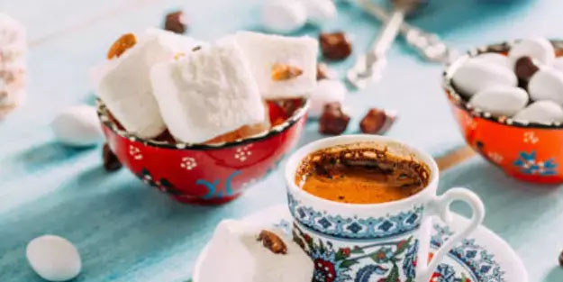 Su, şeker, lokum hepsinin bir nedeni varmış! Kahve geleneğinin arkasındaki sır