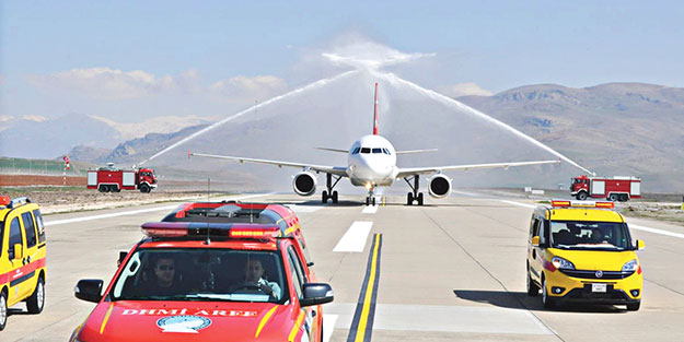 Su takıyla karşılandı