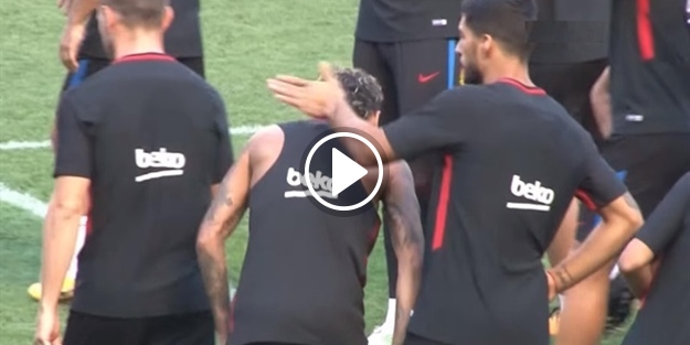 Suarez antrenmana geç kalan Neymar'ı böyle dövdü