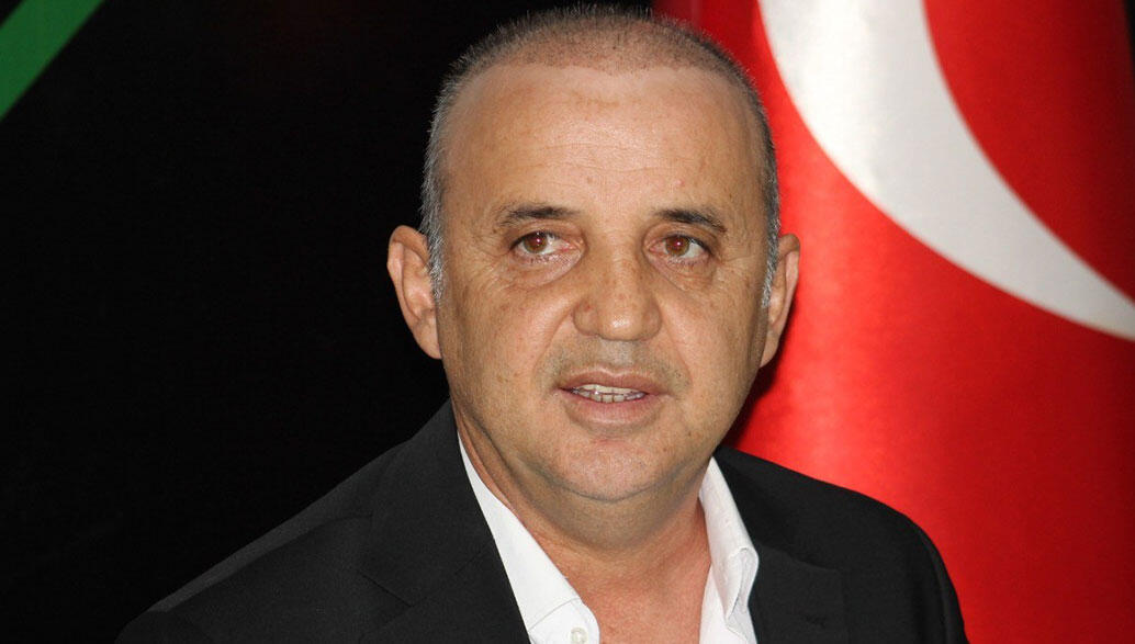 Suat Kaya Sakaryaspor'a imzayı attı