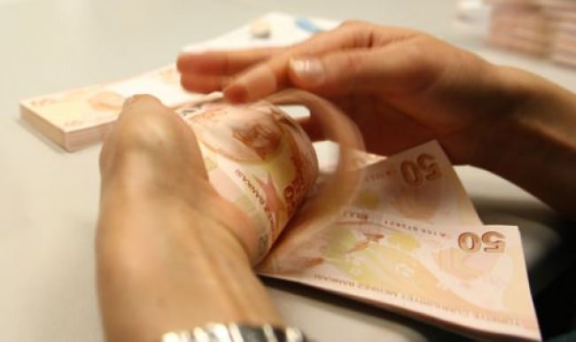 Şubat'ta bütçe 2.4 milyar lira fazla verdi