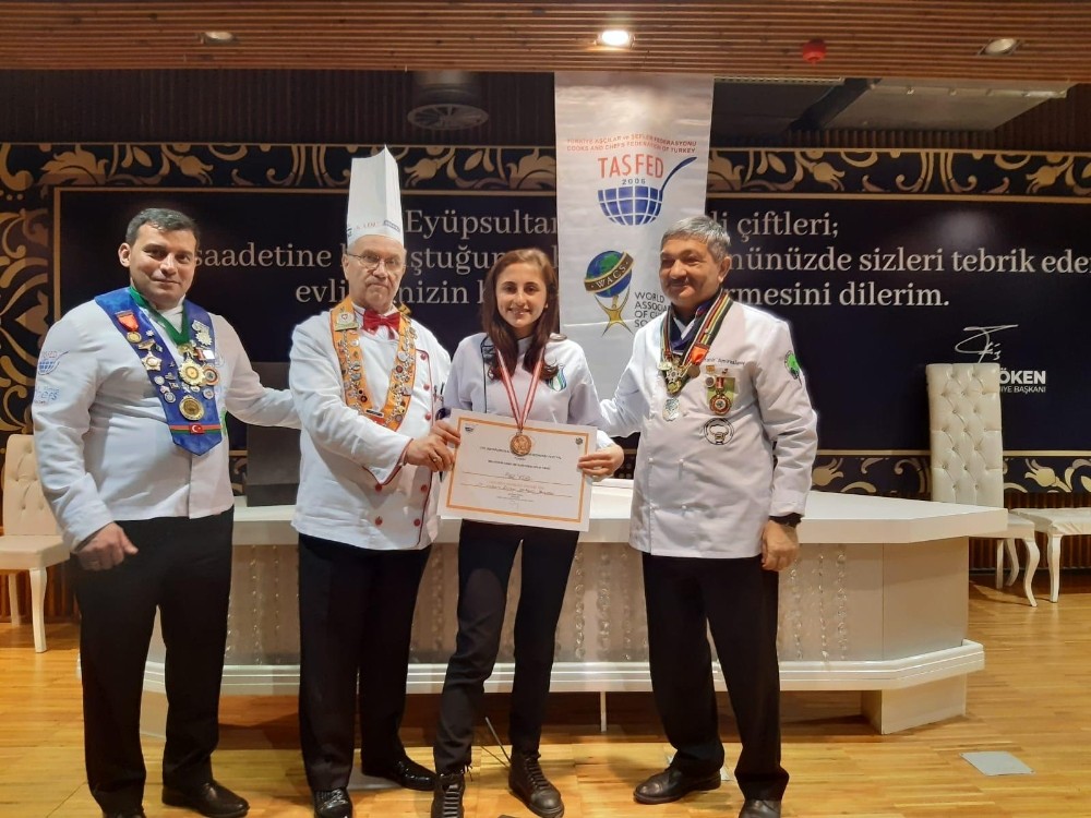 SUBÜ’LÜ aşçılardan bir başarı daha 