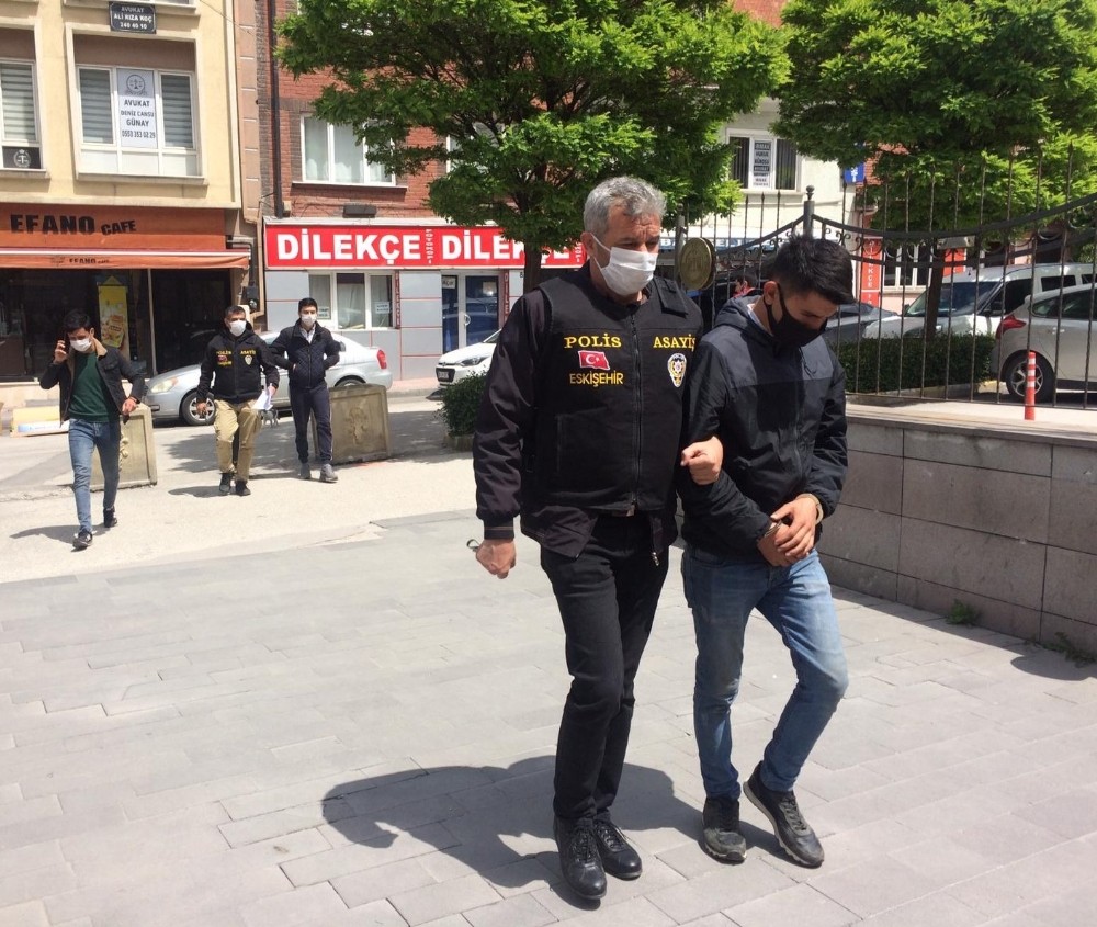 Suç makinası sahte plakayla yakalandı 