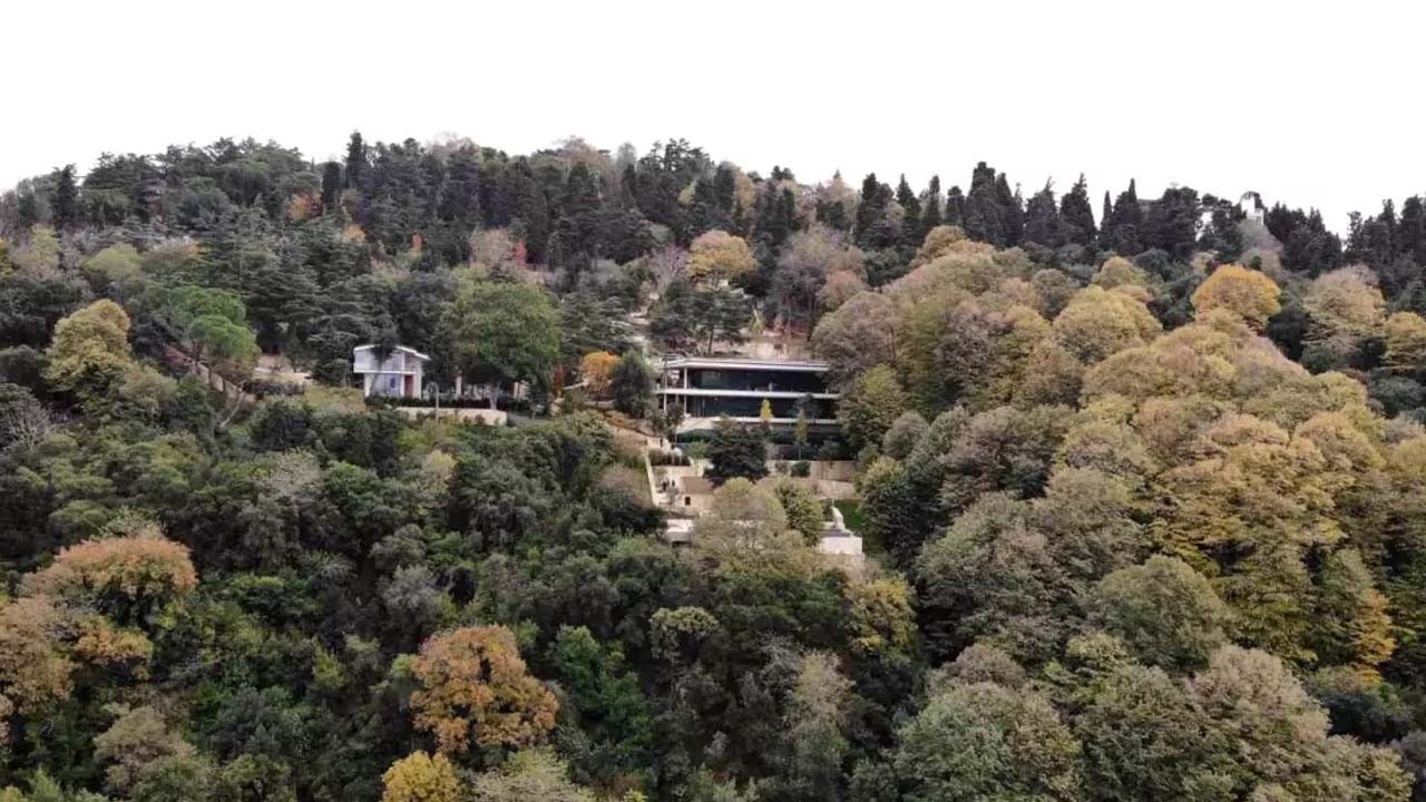 Suç örgütü lideri Adnan Oktar'ın Boğaz'a nazır Üsküdar'daki kaçak yapısına soruşturma!