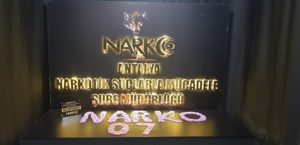 Suça sürüklenen 4 çocuk 5 bin 284 uyuşturucu hapla yakalandı 