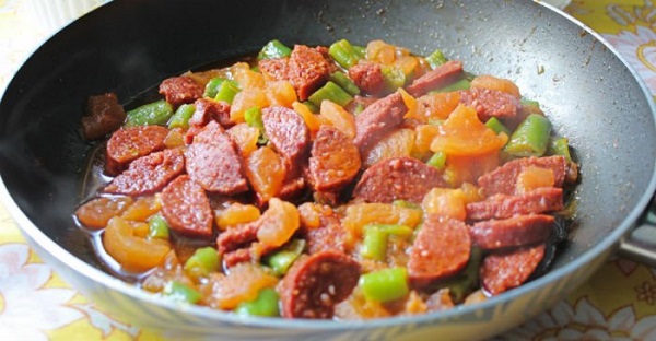 Sucuk kavurma tarifi