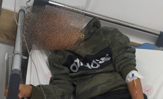 Sucuklu tost yiyen anne ve oğlu hastanelik oldu: Zincir markette zehir alarmı