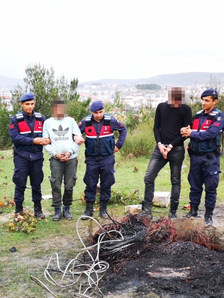 Suçüstü yapılan kablo hırsızları serbest kaldı 