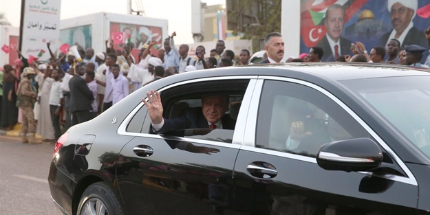 Sudan bayram yeri gibi