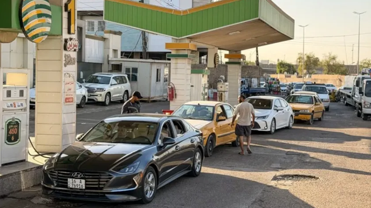 Sudan çok petrolü olan komşu ülkenin vatandaşları benzin bulamıyor!