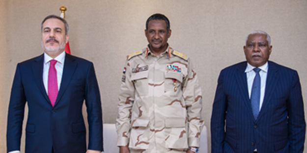 Sudan Egemenlik Konseyi Başkanı Burhan, MİT Başkanı Fidan ile görüştü