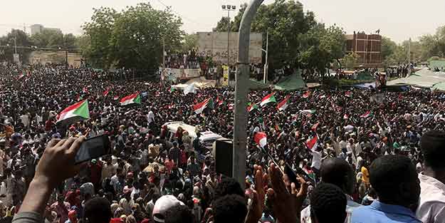 Sudan İslamcı Ümmet Partisi'nden darbe açıklaması!