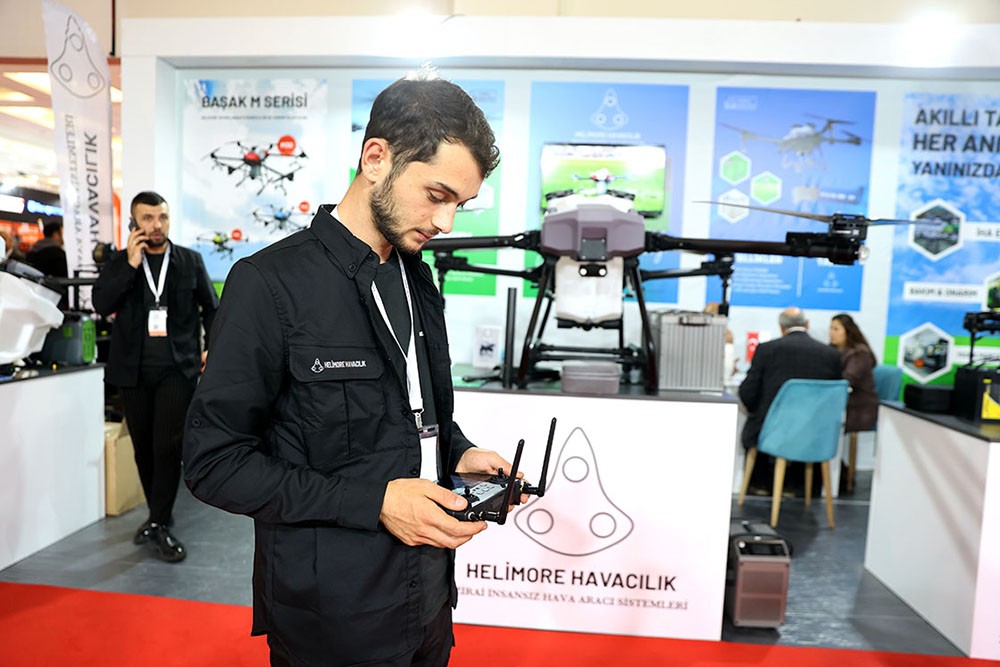 Sudan ve ilaçtan yüzde 60 tasarruf! Dron kullanılarak ekilen çeltikte yüzde 30 verim artışı