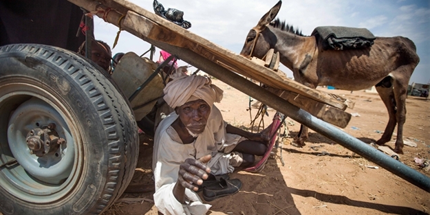 Sudan'da yağma ve yıkım