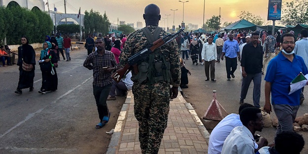 Sudan'da bütün siyasiler serbest bırakıldı