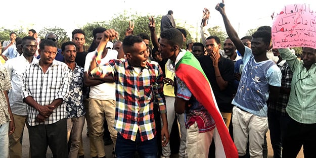 Sudan'da flaş gelişme! Ordu harekete geçti