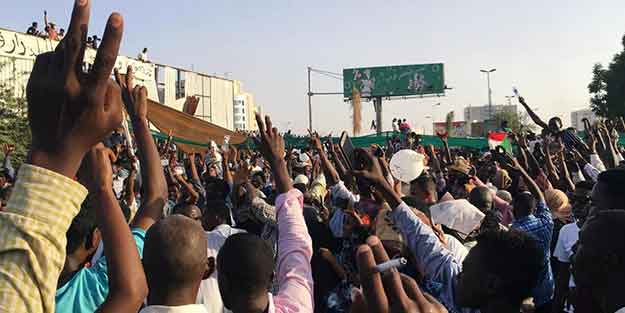 Sudan'da çok sayıda muhalif hakkında flaş karar!