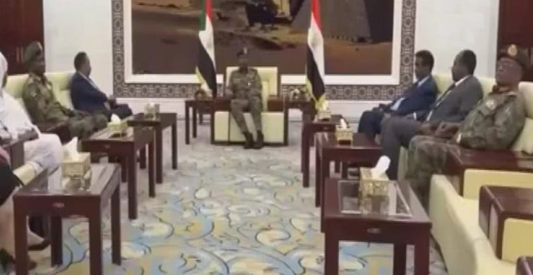 Sudan'da Hamadok Geçiş Dönemi Başbakanı olarak yemini etti