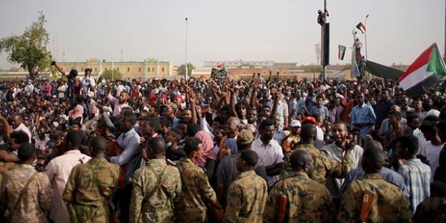 Sudan'da kritik gelişme! Taraflar imzayı attı