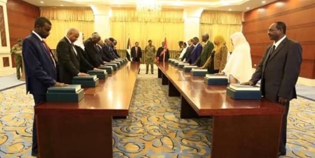 Sudan'da sivil hükümet üyeleri yemin etti