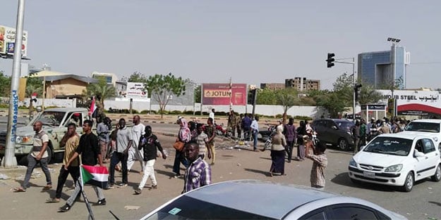 Sudan'da sokağa çıkma yasağı ilan edildi