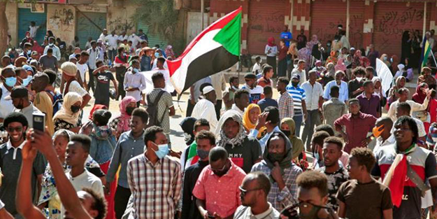 Sudan'daki protestolarda kan akmaya devam ediyor! Bir gösterici daha hayatını kaybetti