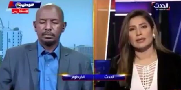 Sudanlı gazeteci canlı yayında horlamaya başladı