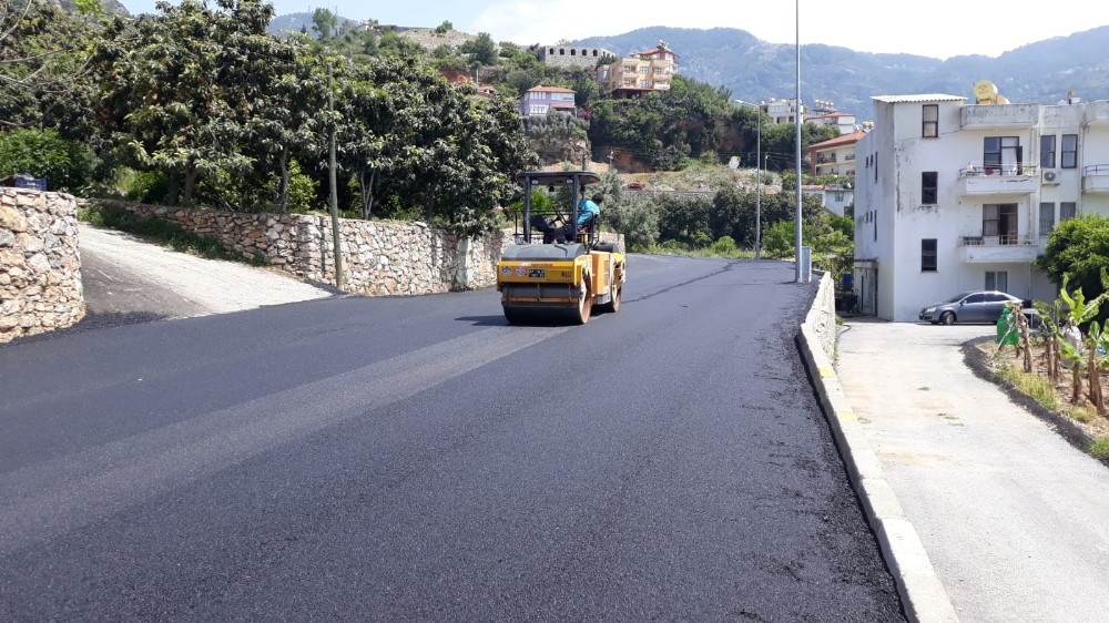 Sugözü, Tepe ve Kocahasanlı yolları sil baştan yenilendi 