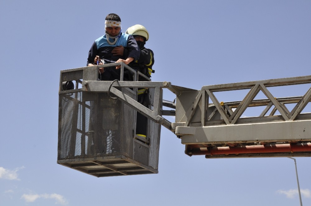 Şuhut Devlet Hastanesi’nde doğal afet ve acil durum tatbikatı 