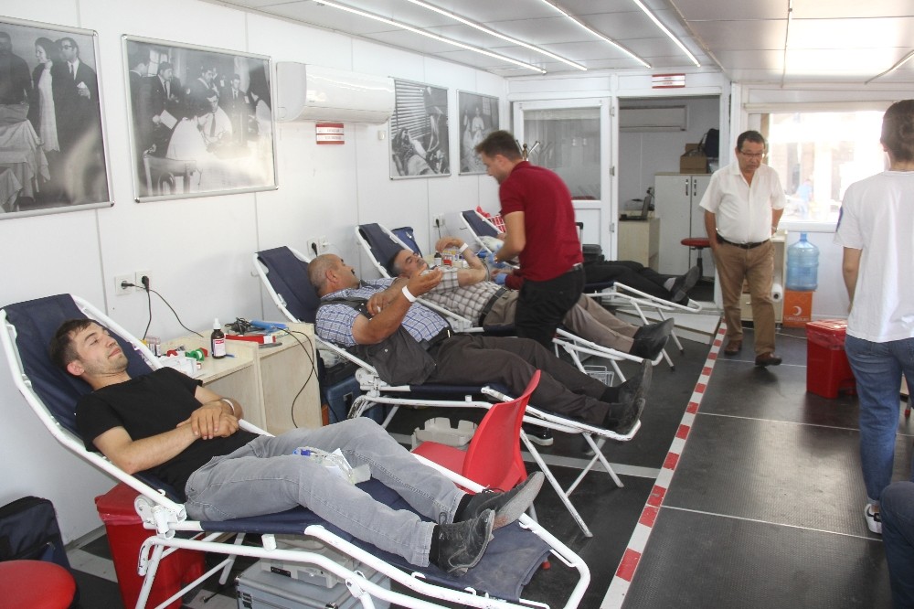 Şuhut’ta kan bağışına yoğun ilgi 