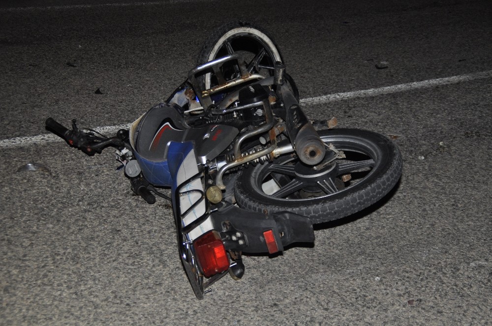 Şuhut’ta motosiklet tıra arkadan çarptı: 1 ölü 