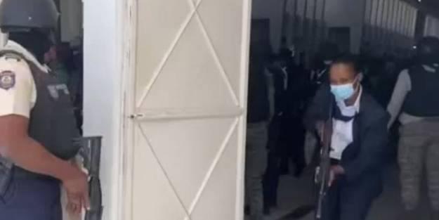 Suikast girişiminin yeni görüntüleri ortaya çıktı! Başbakana böyle kalkan olmuşlar