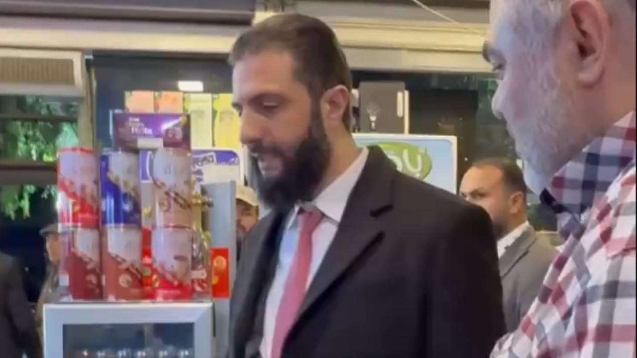 Suikast iddialarına markette yanıt: Ahmed Şara Şam sokaklarında görüntülendi!