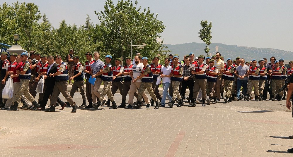 Suikast timi ‘yağma’dan yargılanacak 