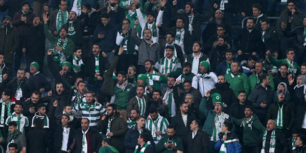 Kadıköy'de Fenerbahçelileri kızdıran tezahürat