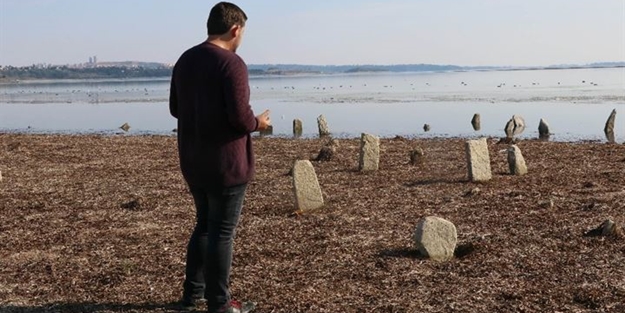 Sular çekilince 150 senelik mezarlık ortaya çıktı