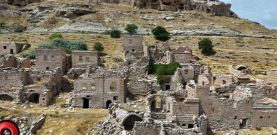 Suların çekilmesiyle mahalle ortaya çıktı! İşte o görüntüler...