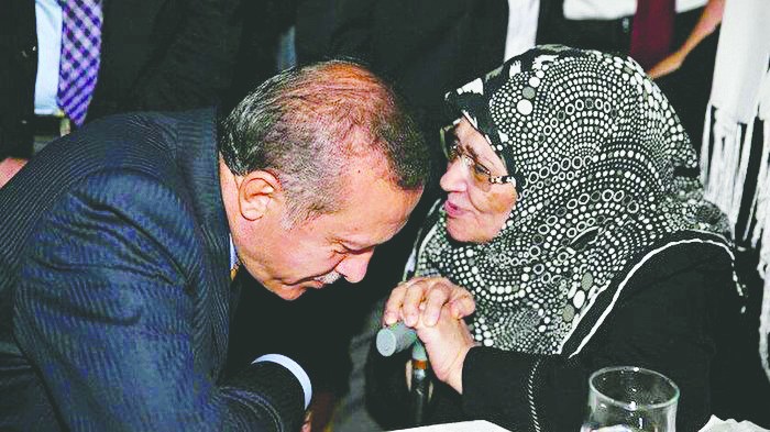 Şule Yüksel Şenler vefatının 5. yılında anılıyor! Şule Yüksel Şenler’i rahmetle anıyoruz