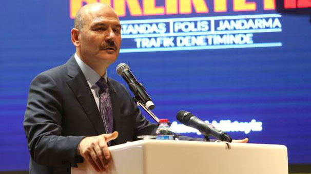 Süleyman Soylu: Direksiyon başında telefonu bitireceğiz