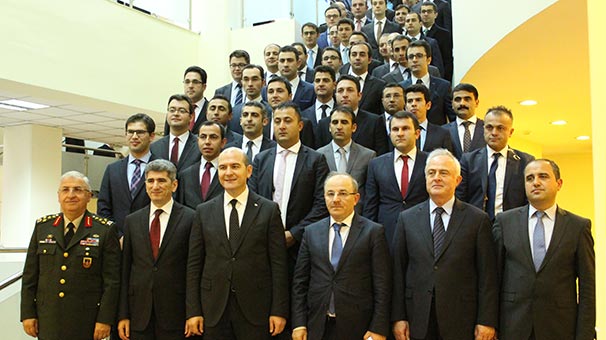 Süleyman Soylu: Vatandaşın karşısında ayağa kalkmakla mükellefsiniz