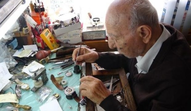 Süleyman Usta 78 yıldır zamana ayar veriyor