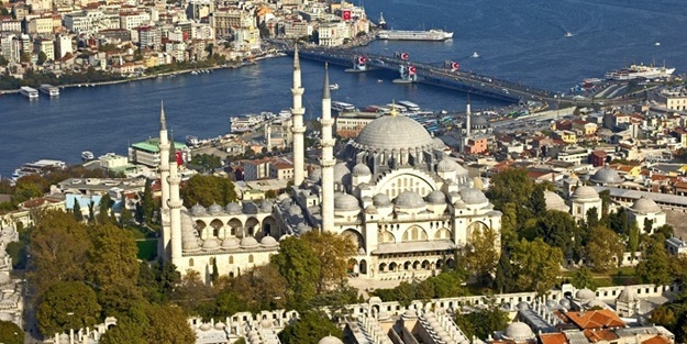 Süleymaniye Camii'nin minaresi neden parlıyor?